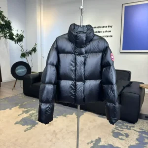 Canada Goose women’s Short Puff Down Jacket