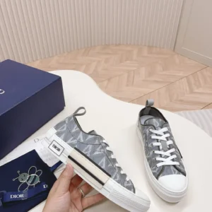 Dior B23