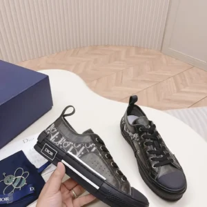 Dior B23