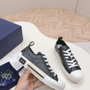 Dior B23