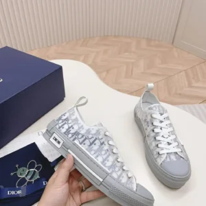 Dior B23