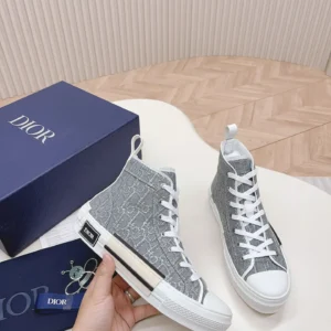 Dior B23