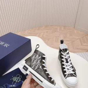 Dior B23