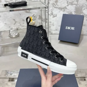 Dior B23