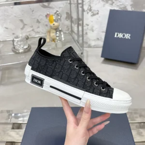 Dior B23