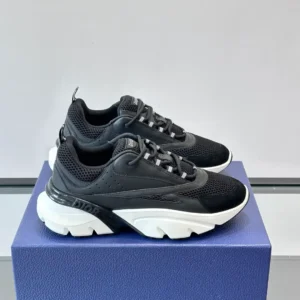 Dior B22